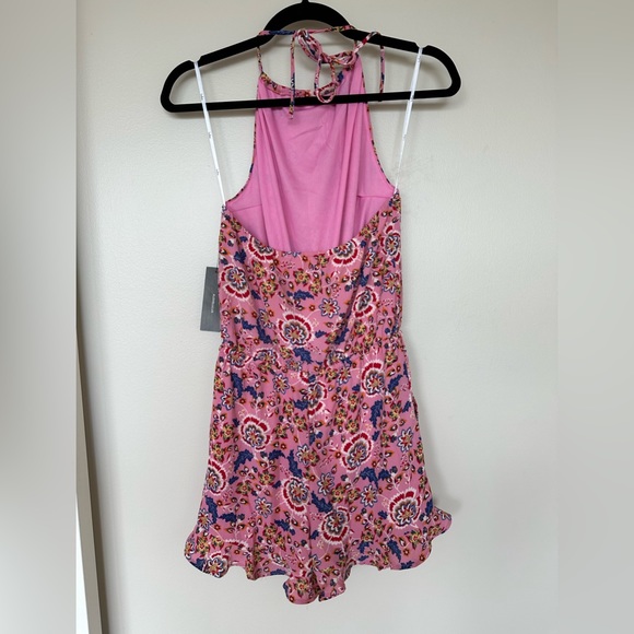 Lulu’s parrot cay pink floral halter romper NWOT - Picture 4 of 8